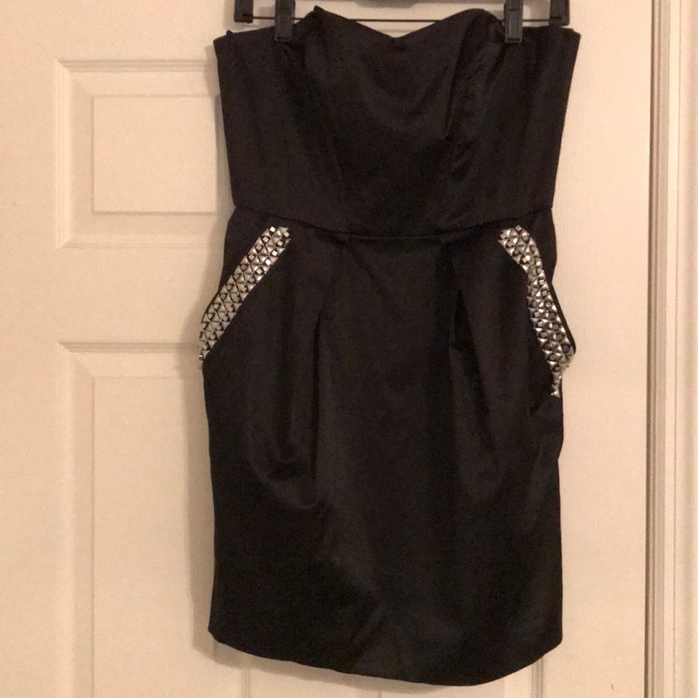 BCBgeneration strapless dress w/ studded pockets